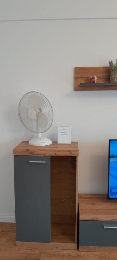 Coresi, 2 Camere, Sleeps 6 Large Private Garden Apartment Pets Welcome Braszów Zewnętrze zdjęcie