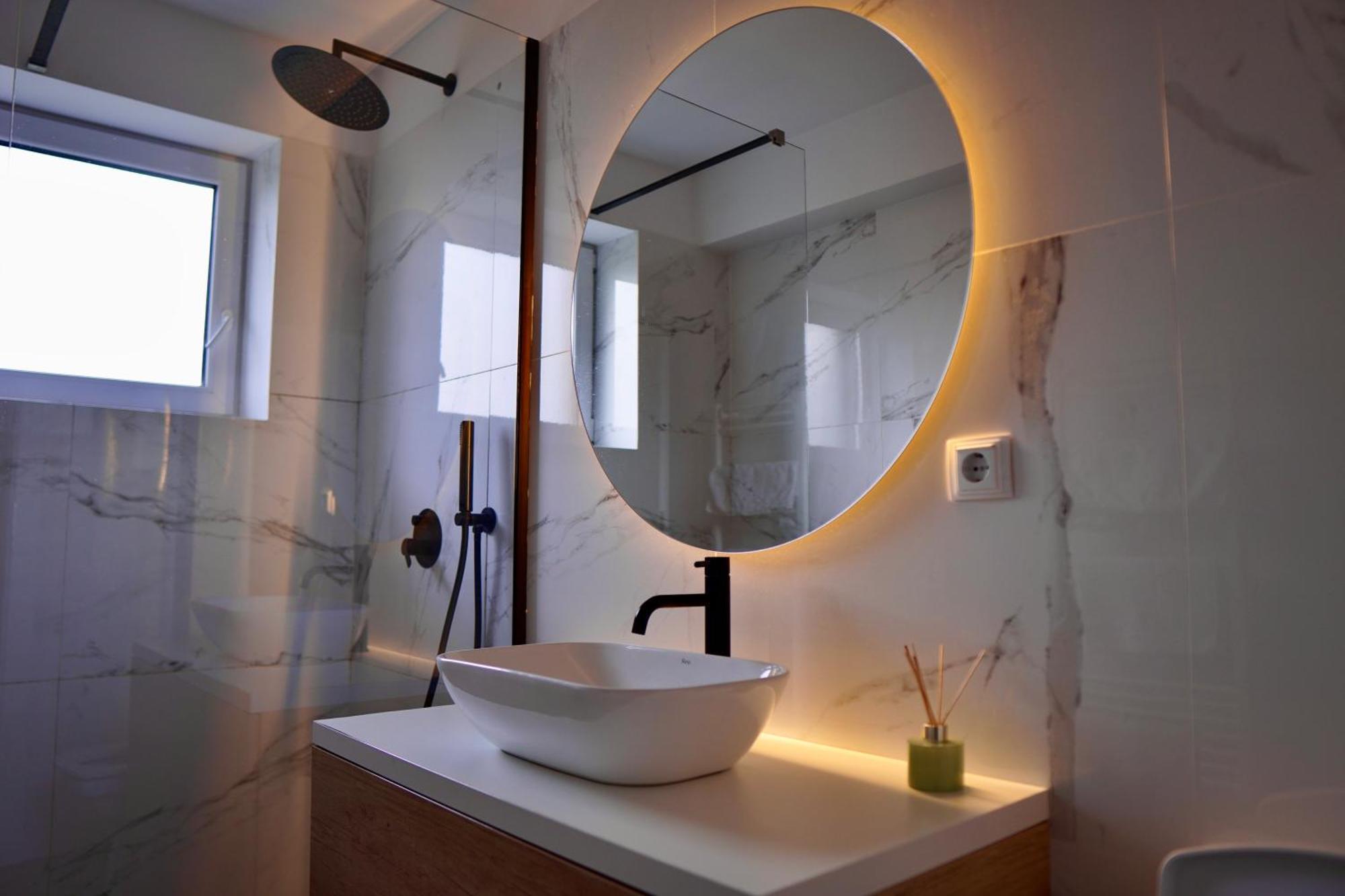 Coresi, 2 Camere, Sleeps 6 Large Private Garden Apartment Pets Welcome Braszów Zewnętrze zdjęcie