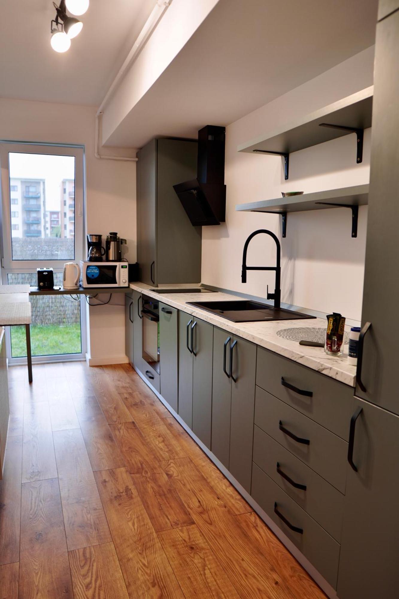 Coresi, 2 Camere, Sleeps 6 Large Private Garden Apartment Pets Welcome Braszów Zewnętrze zdjęcie